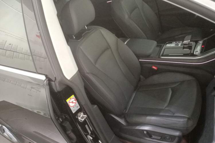 Used Audi Q8 2023 55 TFSI Luxury Dynamic Edition Right Front Seat