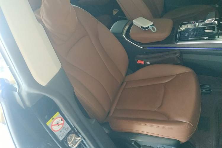 Used Audi Q8 2023 55 TFSI Luxury Dynamic Edition Right Front Seat