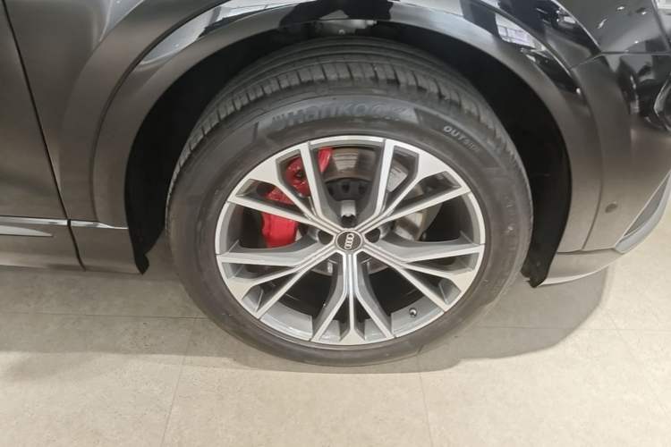 Used Audi Q8 2023 55 TFSI Prestige Dynamic Edition Right Front Wheel Hub