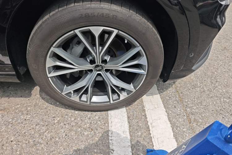 Used Audi Q8 2023 55 TFSI Prestige Dynamic Edition Right Front Wheel Hub
