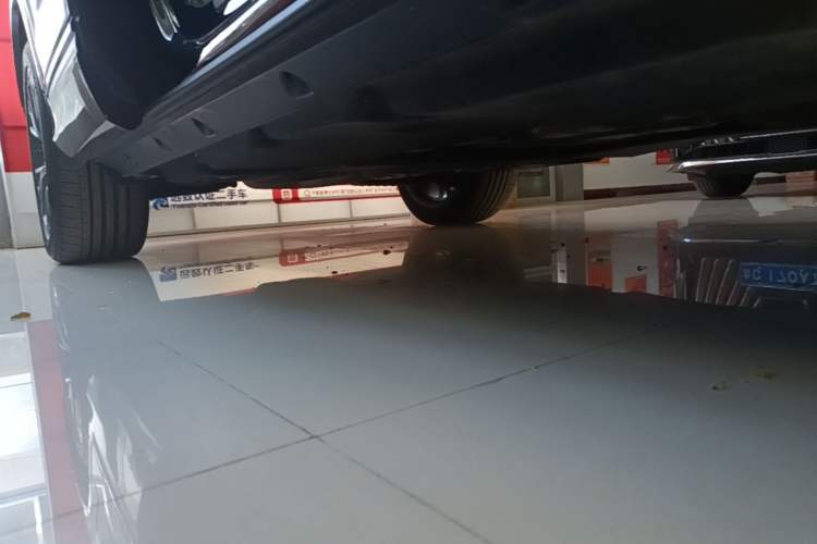 Used Audi Q8 2023 55 TFSI Luxury Dynamic Edition Right Side Sill