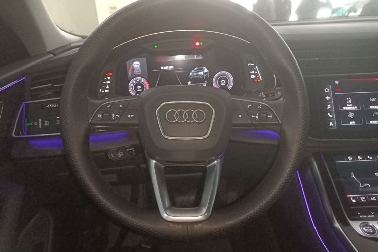 Used Audi Q8 2023 55 TFSI Luxury Dynamic Edition Steering Wheel
