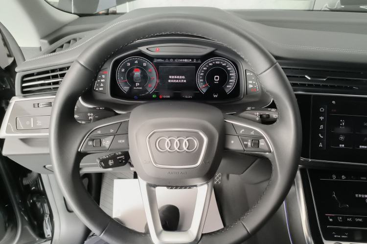 Used Audi Q8 2023 55 TFSI Luxury Dynamic Edition Steering Wheel