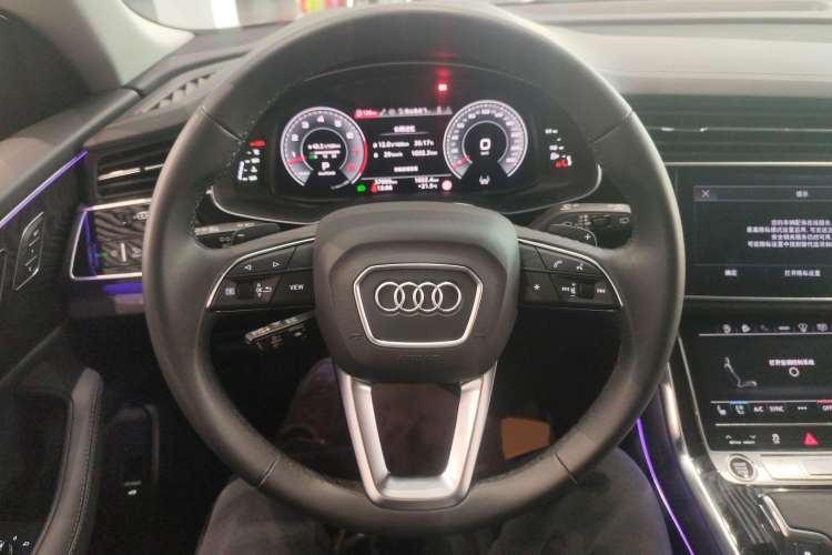 Used Audi Q8 2023 55 TFSI Luxury Dynamic Edition Steering Wheel