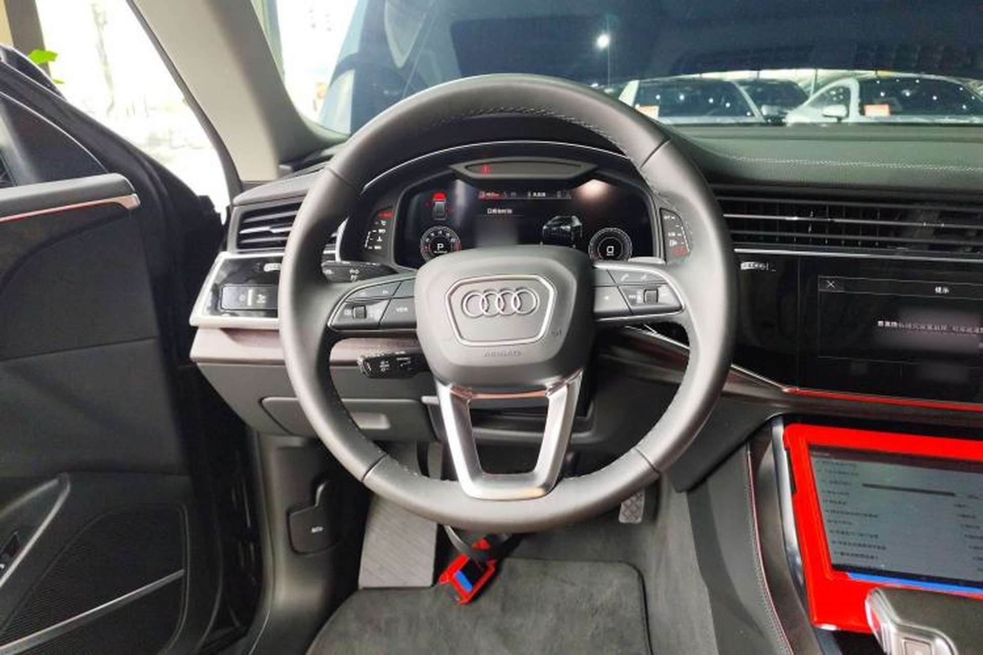 Used Audi Q8 2023 55 TFSI Luxury Dynamic Edition Steering Wheel