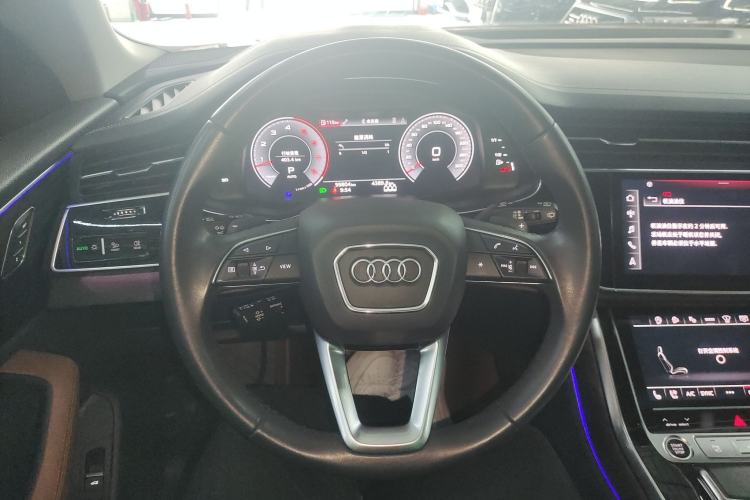 Used Audi Q8 2023 55 TFSI Luxury Dynamic Edition Steering Wheel