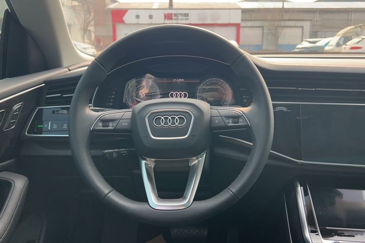 Used Audi Q8 2023 55 TFSI Luxury Dynamic Edition Steering Wheel