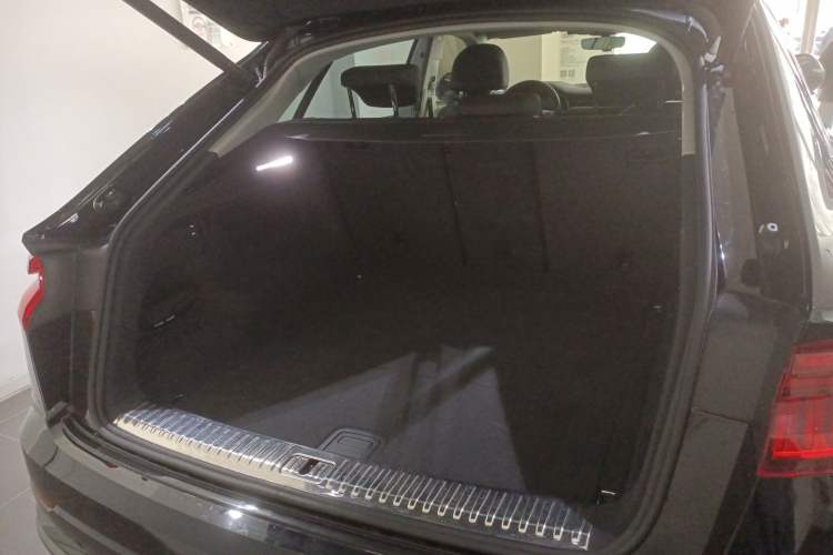 Used Audi Q8 2023 55 TFSI Luxury Dynamic Edition Trunk