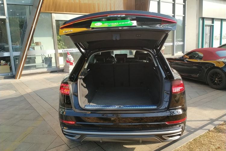 Used Audi Q8 2023 55 TFSI Luxury Dynamic Edition Trunk