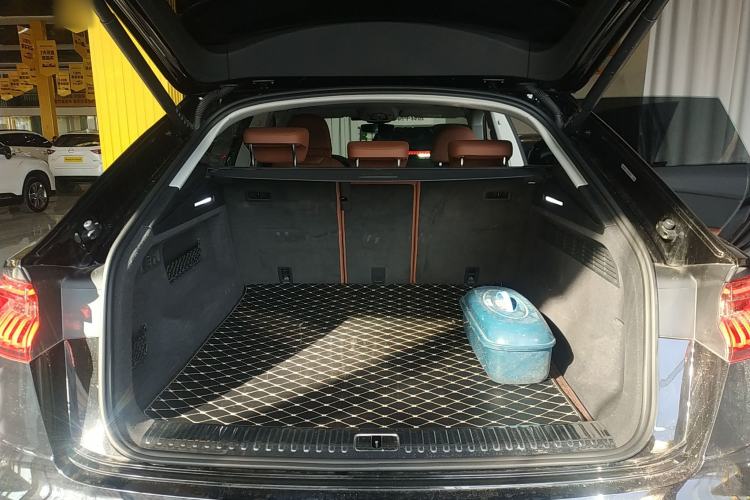 Used Audi Q8 2023 55 TFSI Luxury Dynamic Edition Trunk