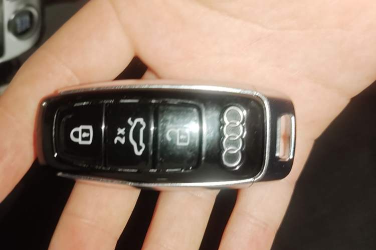 Used Audi Q8 2023 55 TFSI Prestige Dynamic Edition Vehicle Key