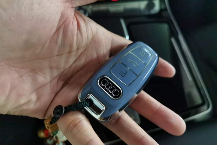Used Audi Q8 2023 55 TFSI Luxury Dynamic Edition Vehicle Key