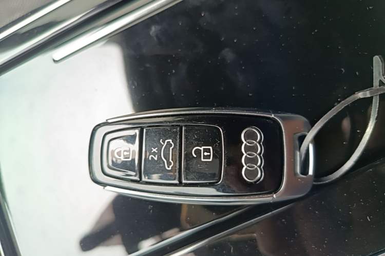 Used Audi Q8 2023 55 TFSI Luxury Dynamic Edition Vehicle Key