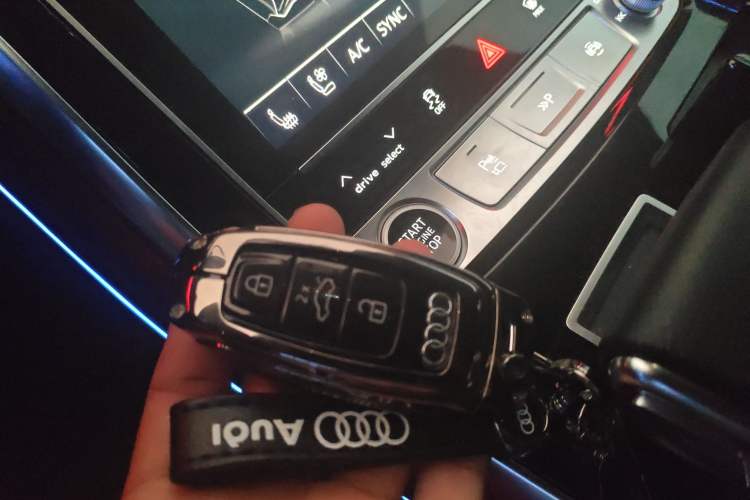 Used Audi Q8 2023 55 TFSI Luxury Dynamic Edition Interior 1
