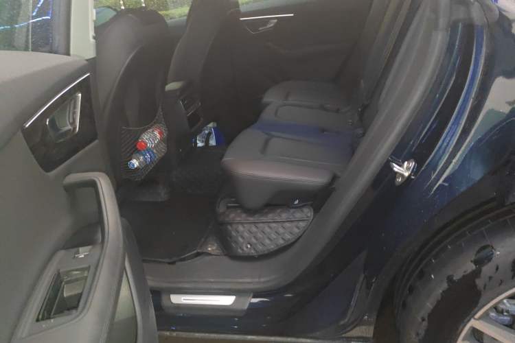 Used Audi Q8 2023 55 TFSI Luxury Dynamic Edition Interior 4