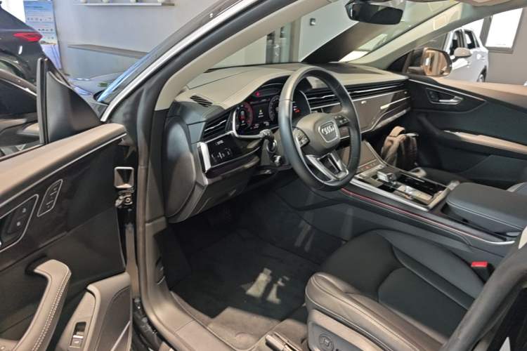 Used Audi Q8 2024 55 TFSI Luxury Dynamic Model Driver Seat