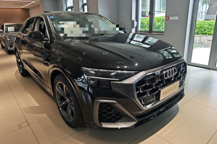 Used Audi Q8 2024 55 TFSI Luxury Dynamic Model Front Right 45 Deg