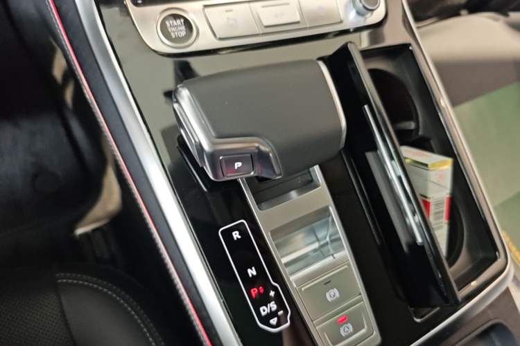 Used Audi Q8 2024 55 TFSI Luxury Dynamic Model Gear Lever