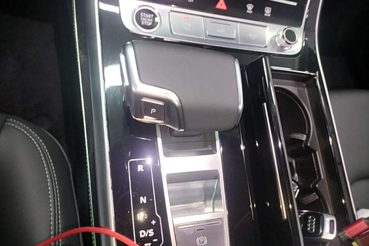 Used Audi Q8 2024 55 TFSI Luxury Dynamic Model Gear Lever