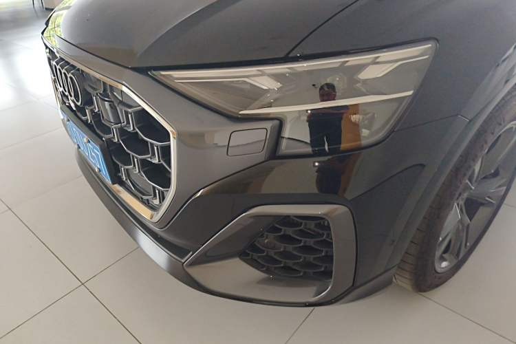 Used Audi Q8 2024 55 TFSI Luxury Dynamic Model Left Front Headlight