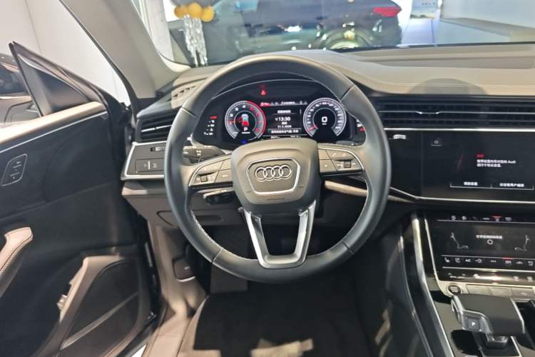 Used Audi Q8 2024 55 TFSI Luxury Dynamic Model Steering Wheel