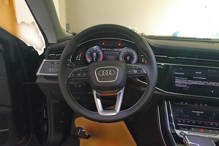 Used Audi Q8 2024 55 TFSI Luxury Dynamic Model Steering Wheel