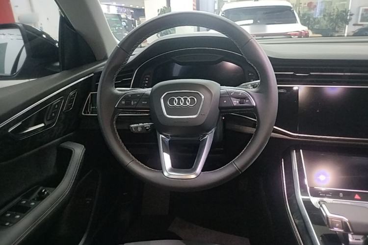 Used Audi Q8 2024 55 TFSI Luxury Dynamic Model Steering Wheel