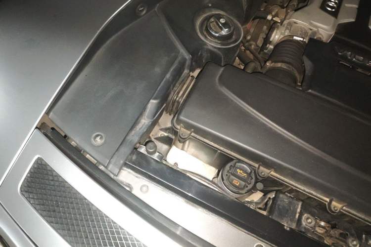 Used Audi R8 2007 4.2 FSI quattro Engine Bay Right