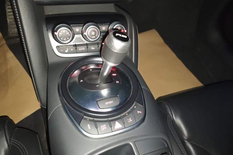Used Audi R8 2007 4.2 FSI quattro Gear Lever