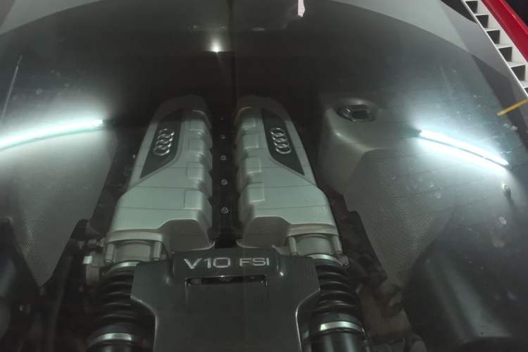 Used Audi R8 2010 5.2 FSI quattro Engine Bay