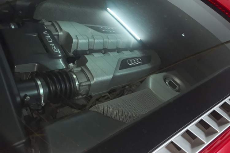 Used Audi R8 2010 5.2 FSI quattro Engine Bay Left