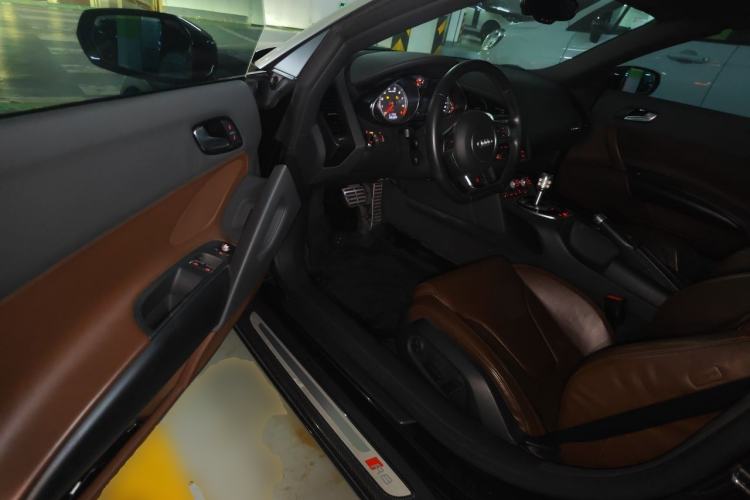 Used Audi R8 2014 Spyder 4.2 FSI quattro Driver Seat
