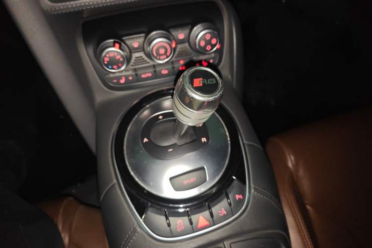 Used Audi R8 2014 Spyder 4.2 FSI quattro Gear Lever