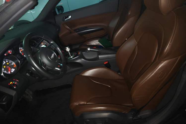 Used Audi R8 2014 Spyder 4.2 FSI quattro Left Front Seat