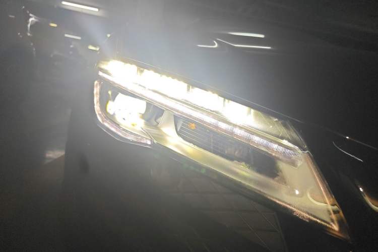 Used Audi R8 2014 Spyder 4.2 FSI quattro Right Front Headlight