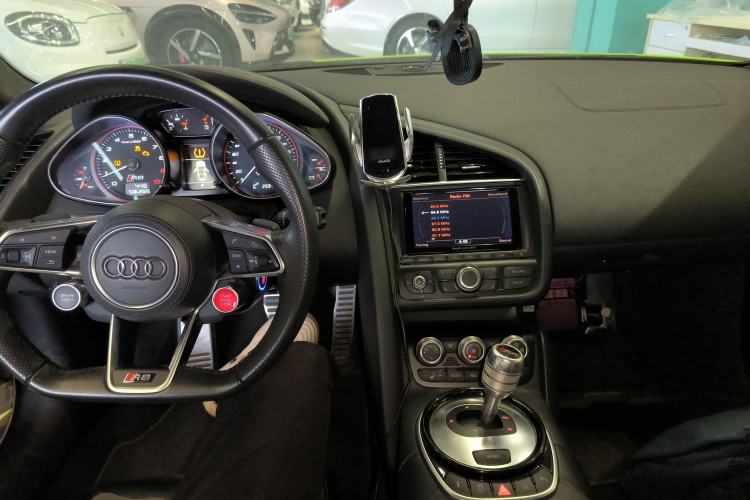 Used Audi R8 2014 5.2 FSI quattro Center Console