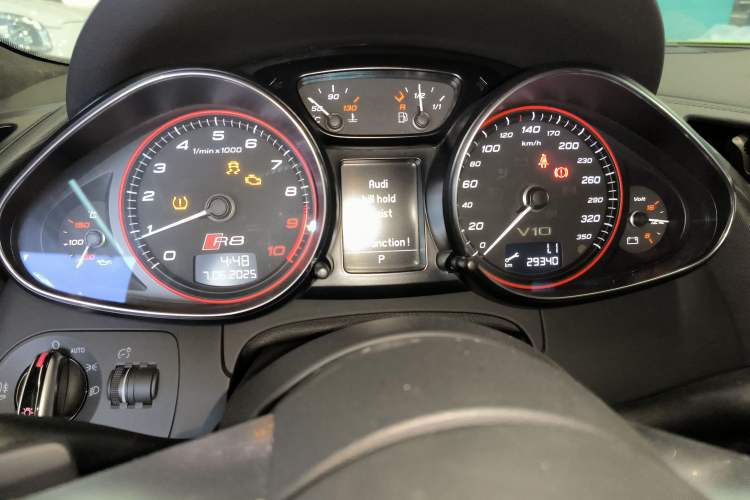 Used Audi R8 2014 5.2 FSI quattro Odometer Close Up