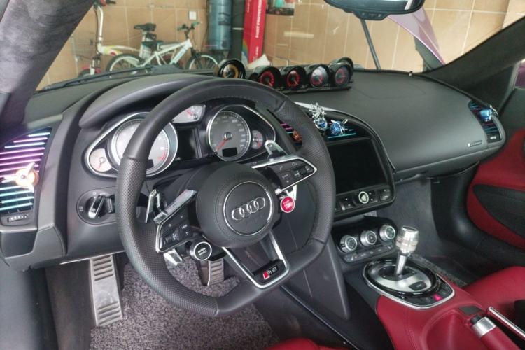 Used Audi R8 2014 4.2 FSI quattro Center Console