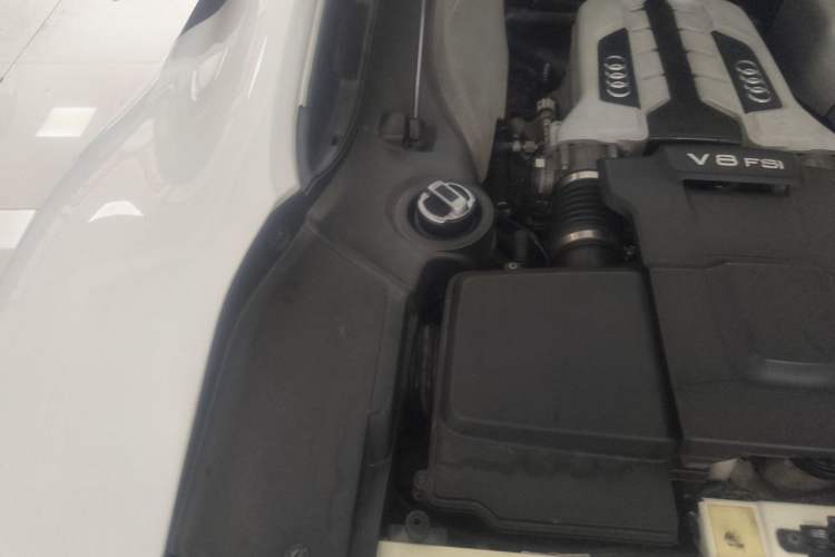 Used Audi R8 2014 4.2 FSI quattro Engine Bay Right