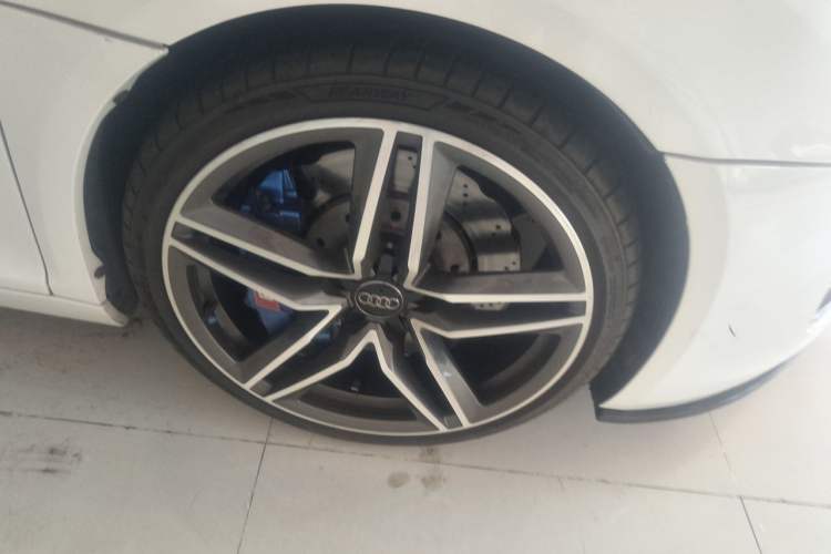 Used Audi R8 2014 4.2 FSI quattro Right Front Wheel Hub