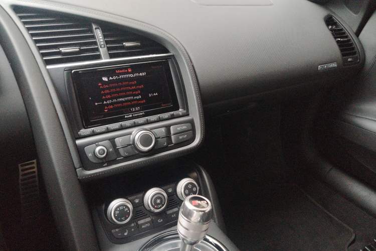 Used Audi R8 2014 4.2 FSI quattro Audio And AC Panel