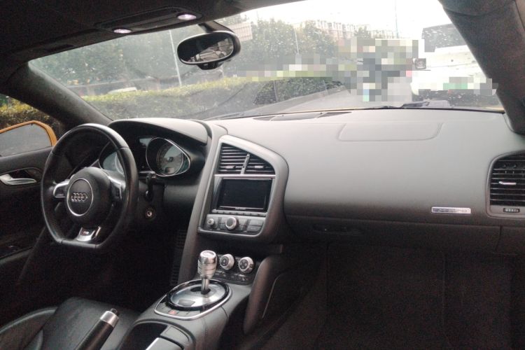 Used Audi R8 2014 4.2 FSI quattro Center Console
