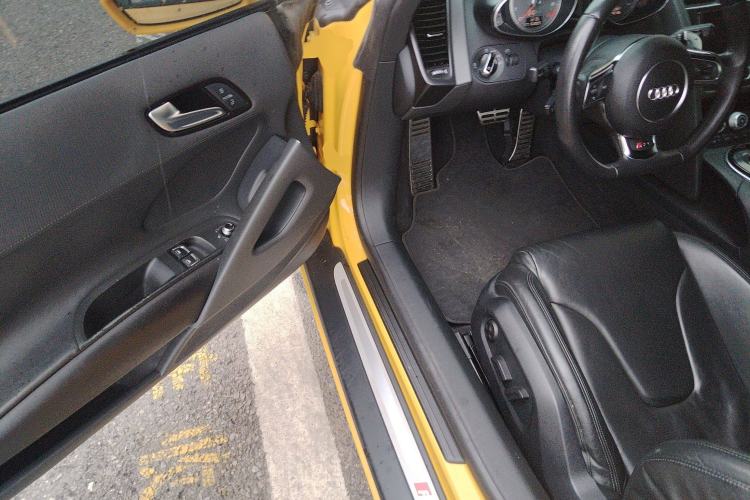 Used Audi R8 2014 4.2 FSI quattro Driver Seat