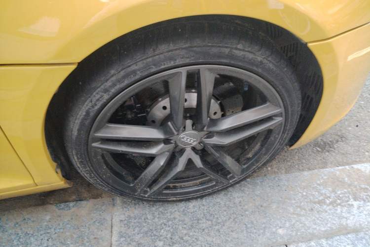 Used Audi R8 2014 4.2 FSI quattro Right Front Wheel Hub