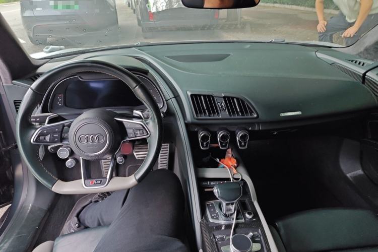 Used Audi R8 2016 V10 Coupe Performance Center Console