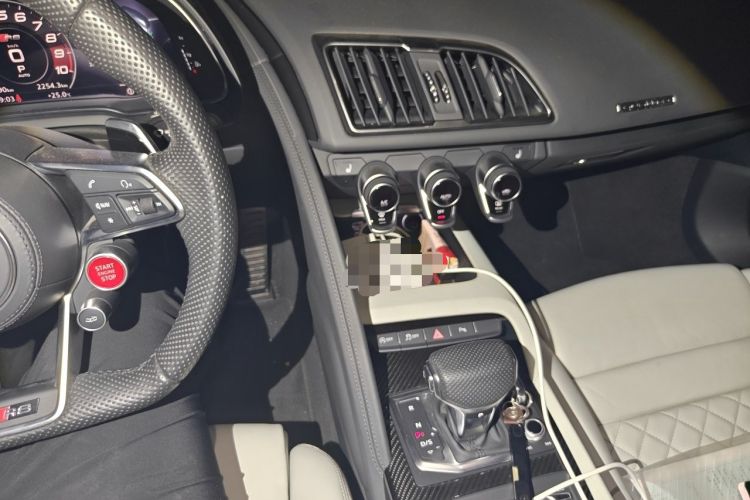 Used Audi R8 2021 V10 Coupe performance Audio And AC Panel