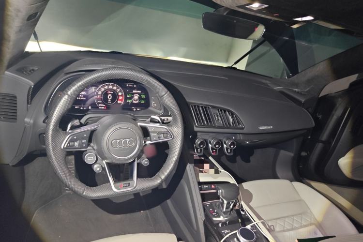 Used Audi R8 2021 V10 Coupe performance Center Console