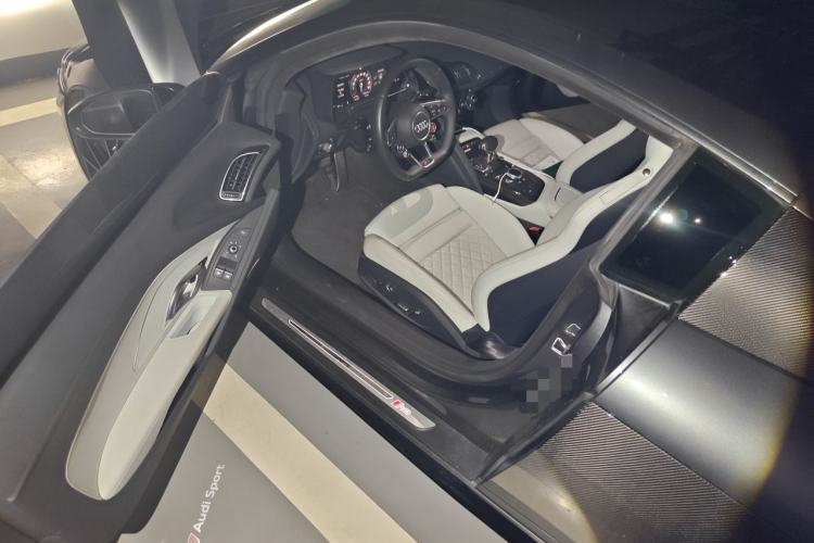 Used Audi R8 2021 V10 Coupe performance Driver Seat