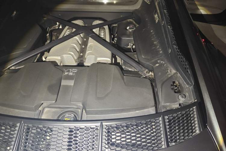 Used Audi R8 2021 V10 Coupe performance Engine Bay Left