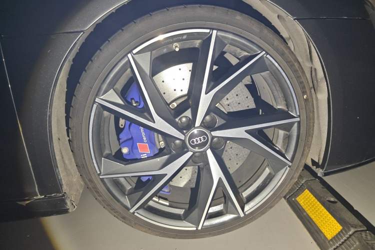 Used Audi R8 2021 V10 Coupe performance Right Front Wheel Hub